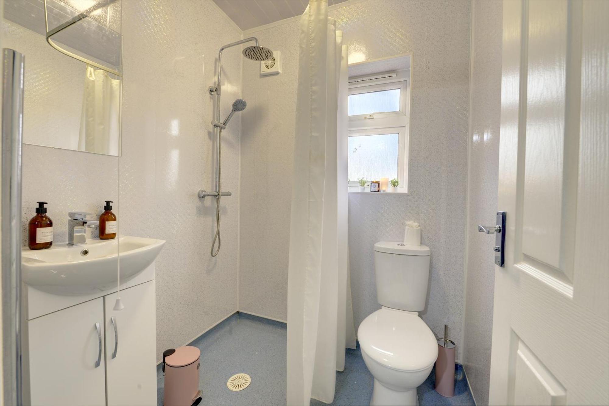 Stunning And Lovely 3 Bed House - Catch 22 Coventry Exterior foto